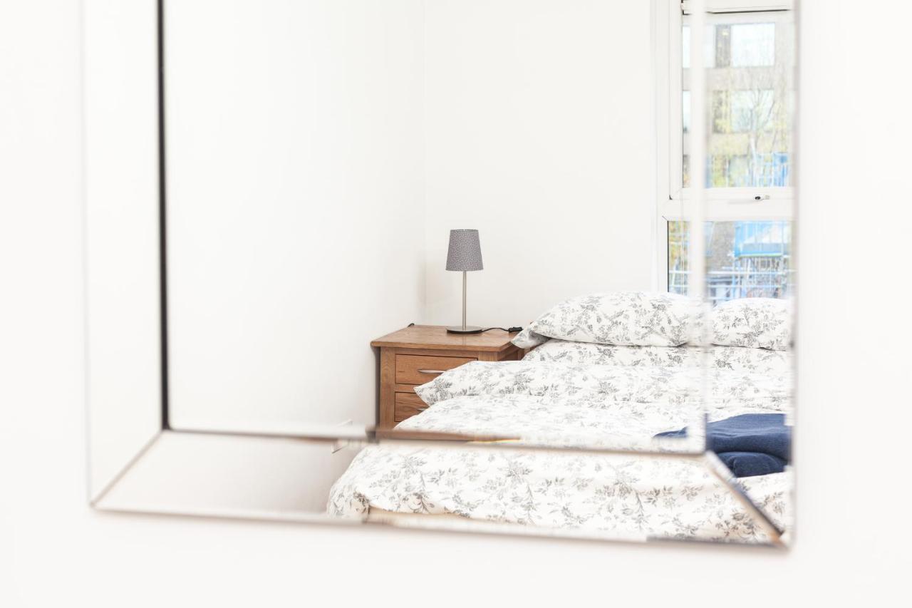White City Apartment London Bagian luar foto